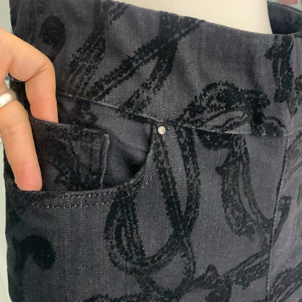 NWT🌸Joseph Ribkoff Black Cropped Jeans - Picture 4 of 17